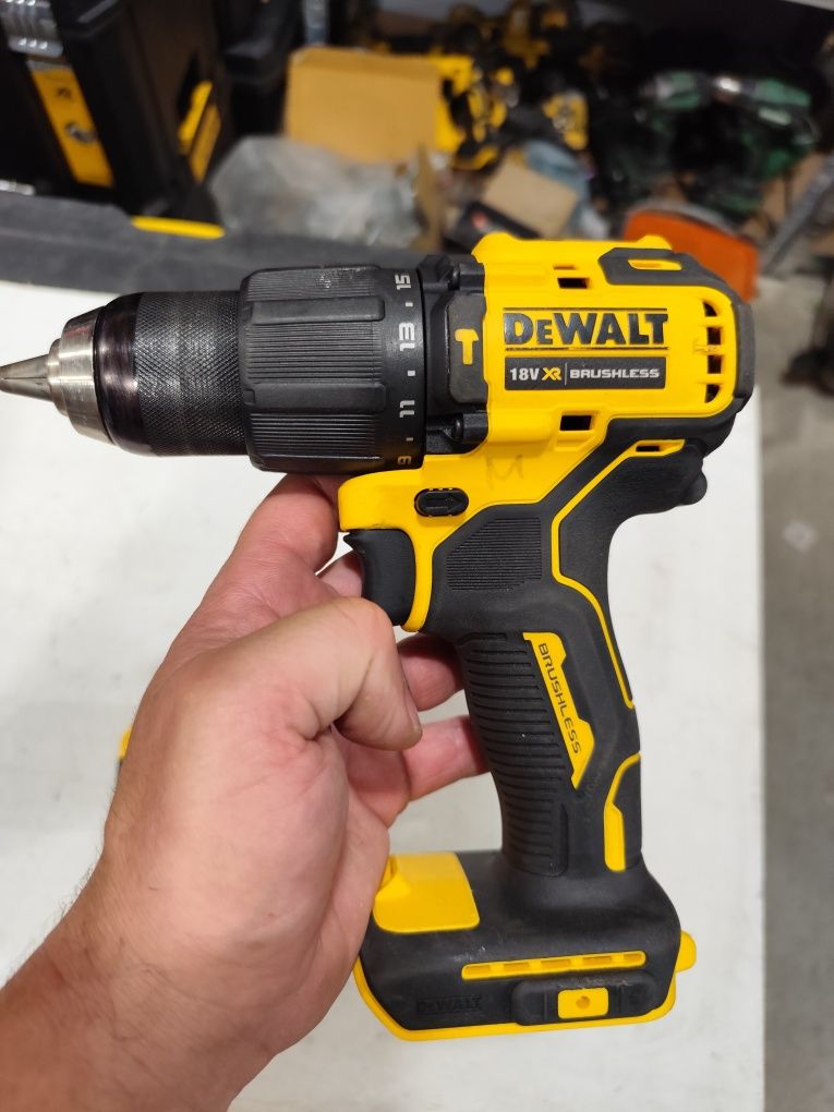 Безчетков акумулаторен удърен винтоверт Девалт DeWALT DCD709 + 5Ah