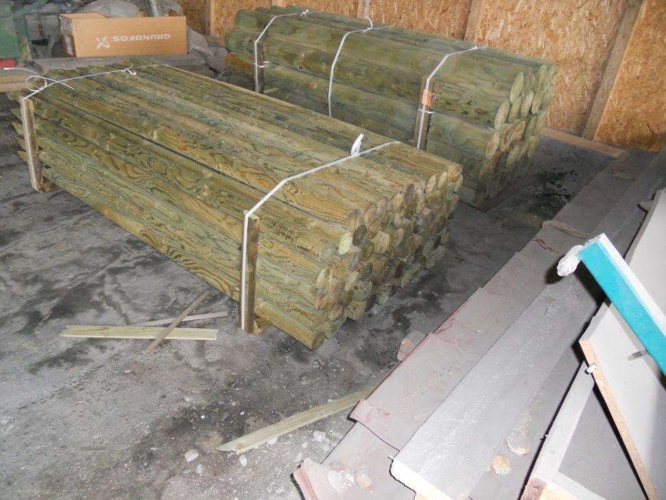 Lemn de molid strunjit cilindric