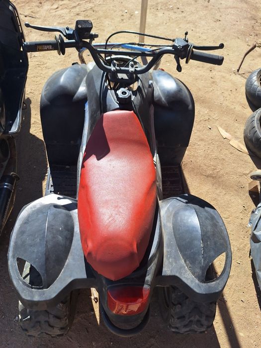 Vând scuter si atv