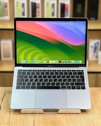 • Apple | MacBook 2019