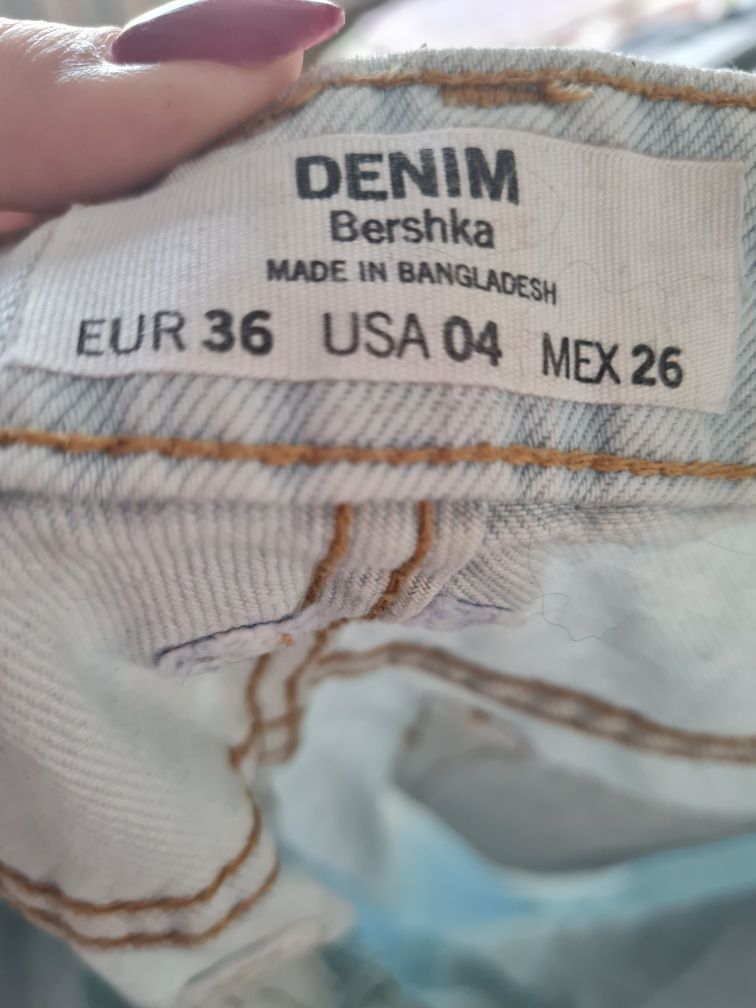 Дънки Bershka mom fit