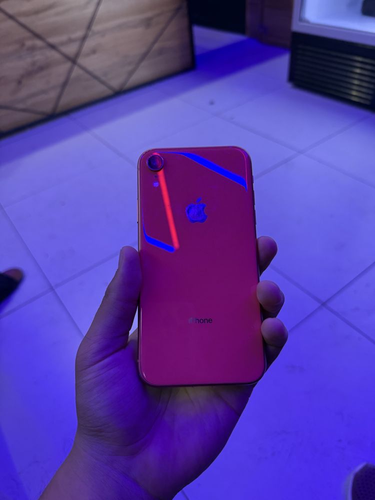 Iphone Xr 128gb:79  2-Simkartali