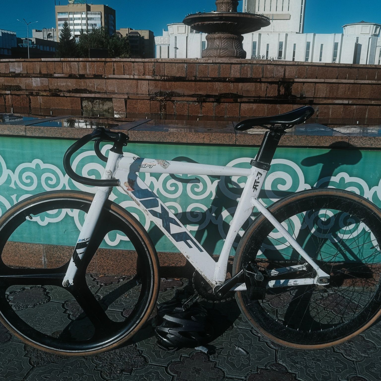 Fixed gear jifx at7