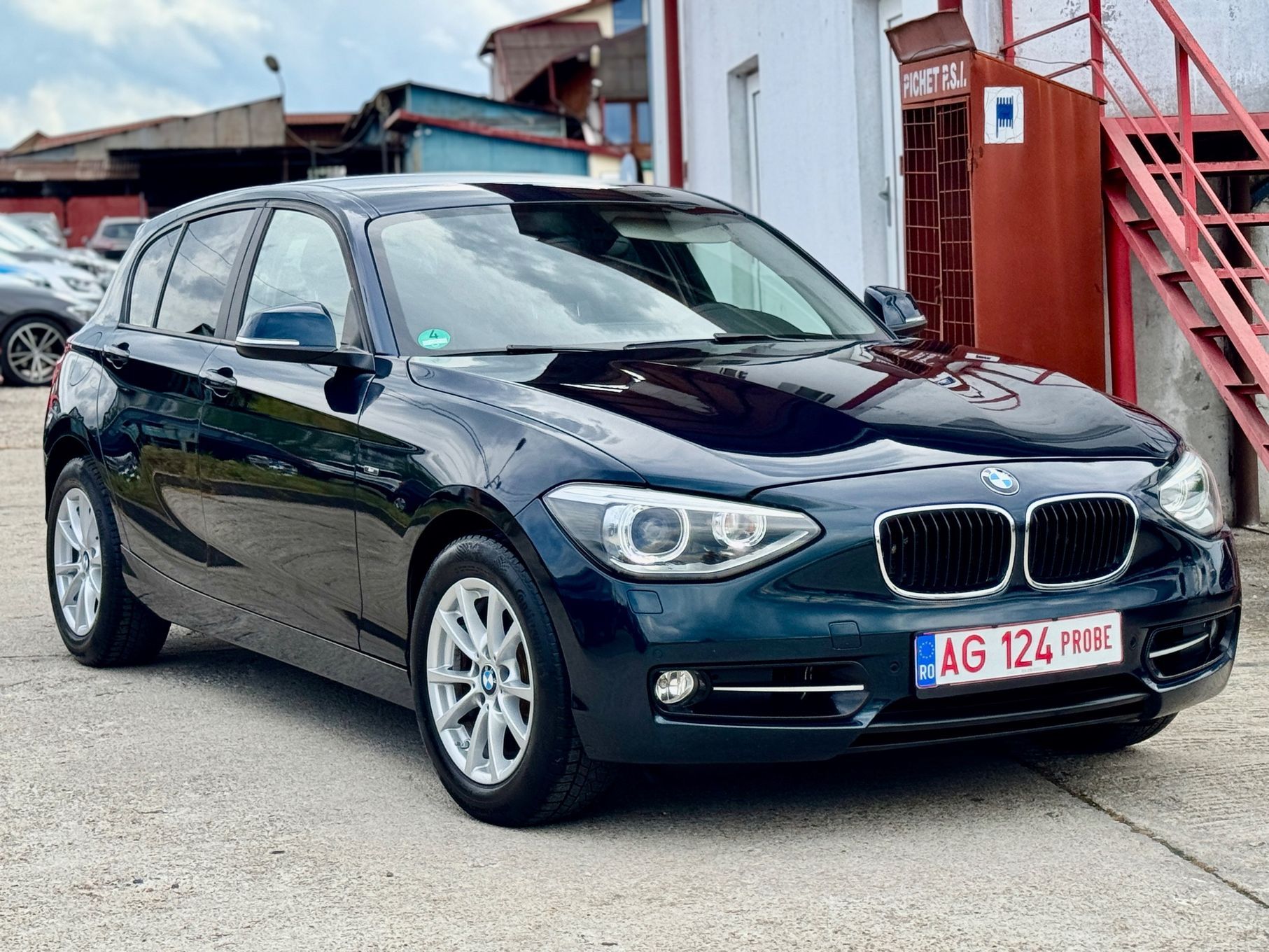 BMW Seria 1 /184cp/Automat/Navigatie Mare/Incalzire scaune/Km reali