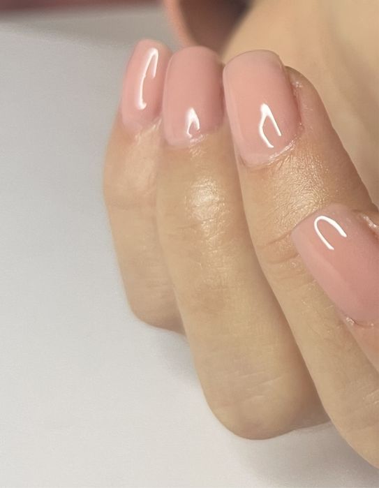 Manichiură cu ojă semipermanentă