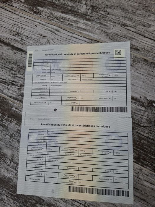 Vând remorca cu doua axe