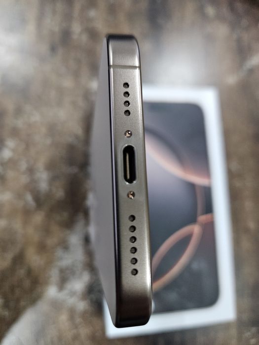 iPhone 16 Pro max Desert Titanium 256