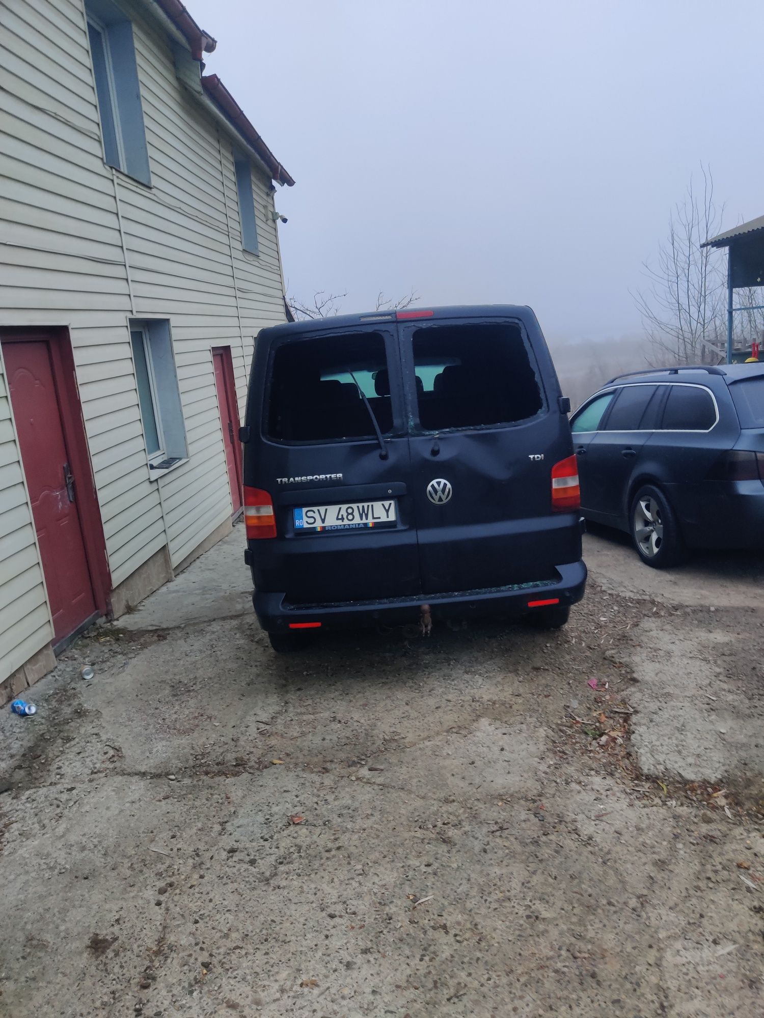 Vând sau schimb .