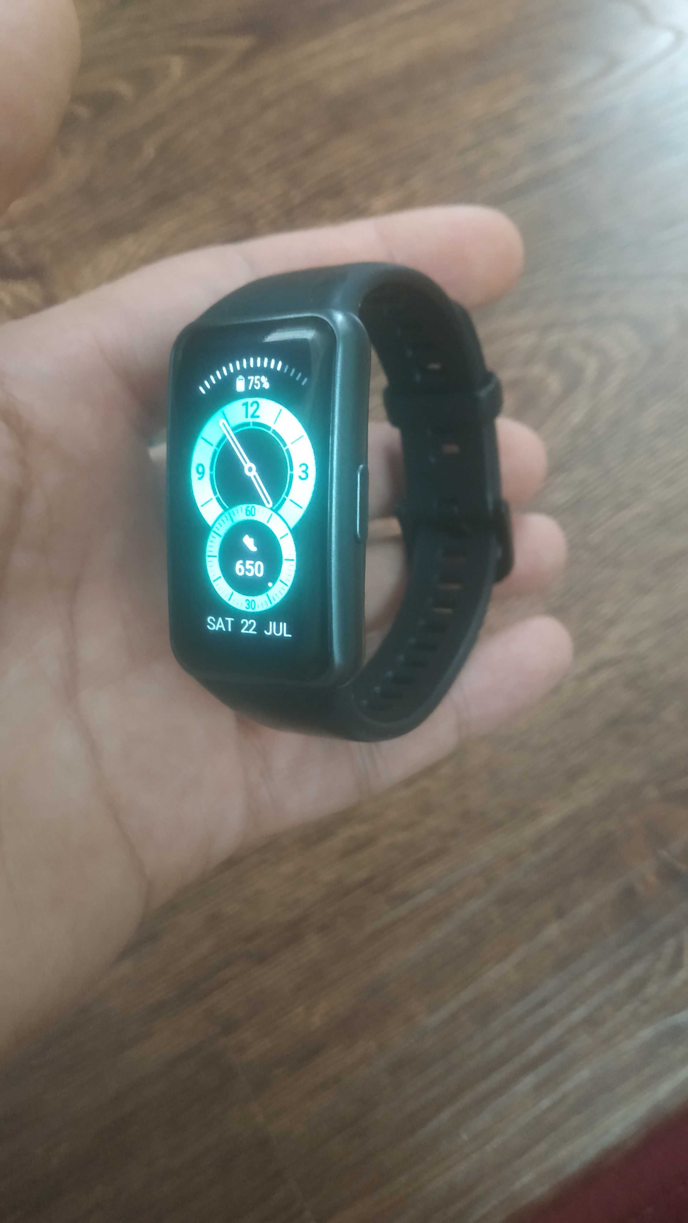 Huawei band 6 sotiladi