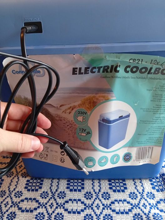 Електрическа хладилна кутия  12V-230V ,21литра