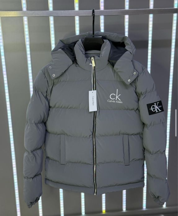 Яке сиво Ca*vin K*ein матово