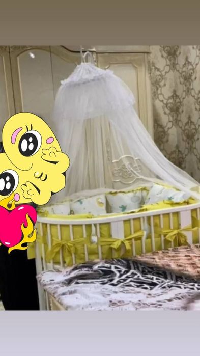 Bolalar kravotchasi (yostiqchalari bilan)