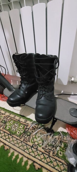 Продам зимние берцы новые. 40 размер.