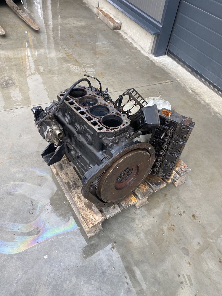 Piese/dezmembrez Motor Yanmar 4TNE98 (piese )