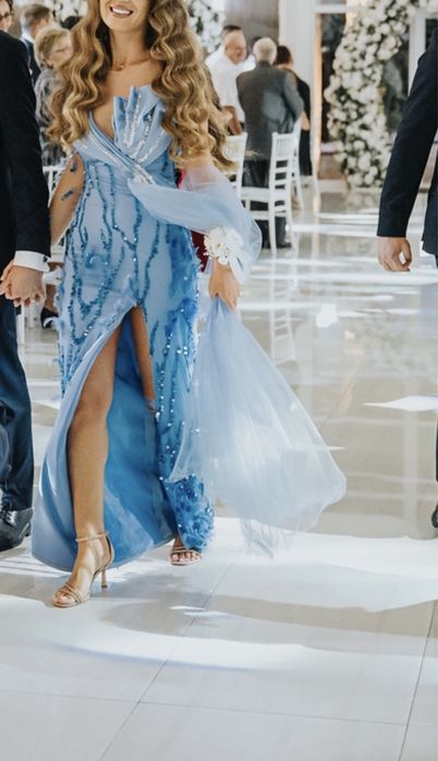 Rochie de nasa cu pene facuta pe comanda