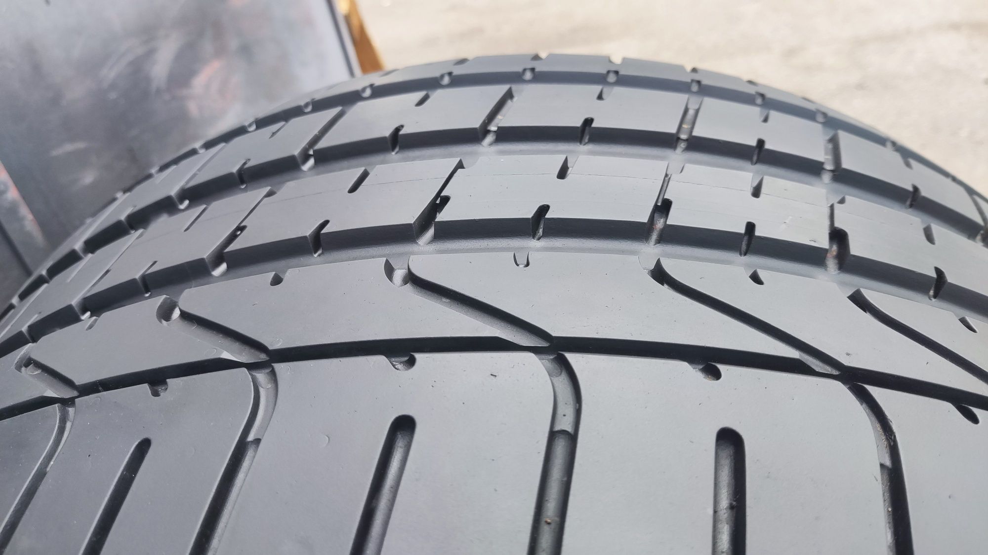 2бр. летни гуми 285/30/19 Pirelli P Zero , MO
dot22
8.9mm
Добре състоя