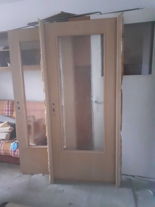 usi de interior cu sticla