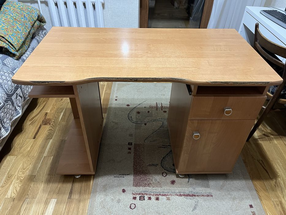Рабочий стол/ компьютерный стол