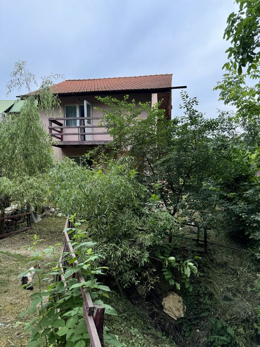 Vand sau schimb cu Bucureşti-Casǎ tip vilǎ Olǎnesti teren 800mp