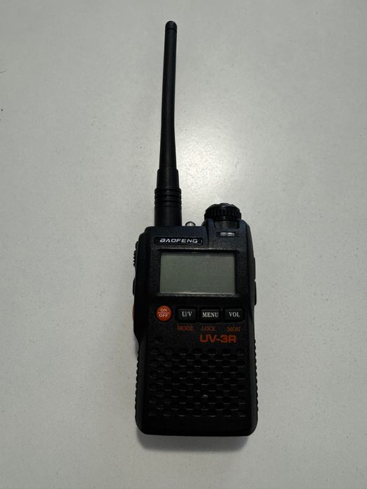 3 Statii Walkie-talkie Baofeng UV-3R, trei bucati, 350 de lei