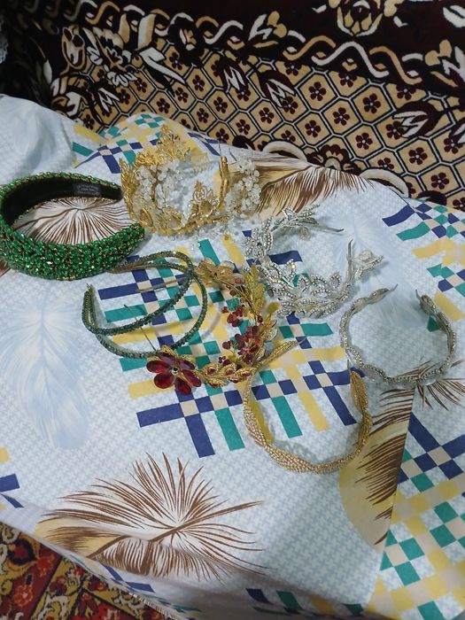 diademalar sotiladi