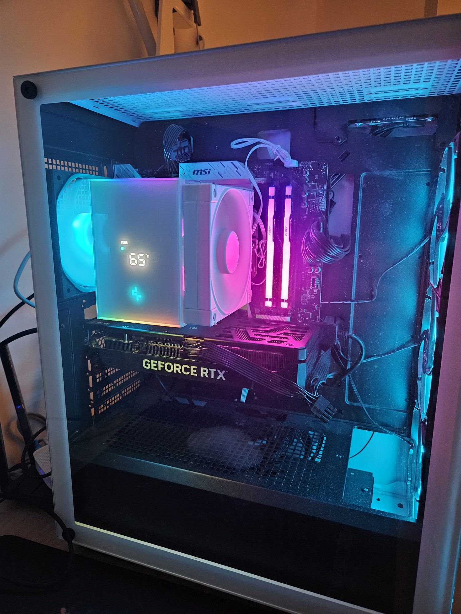 PC RTX 4060Ti 16GB/Ryzen 7-9800x3d/RAM 32GB/SSD 1TB