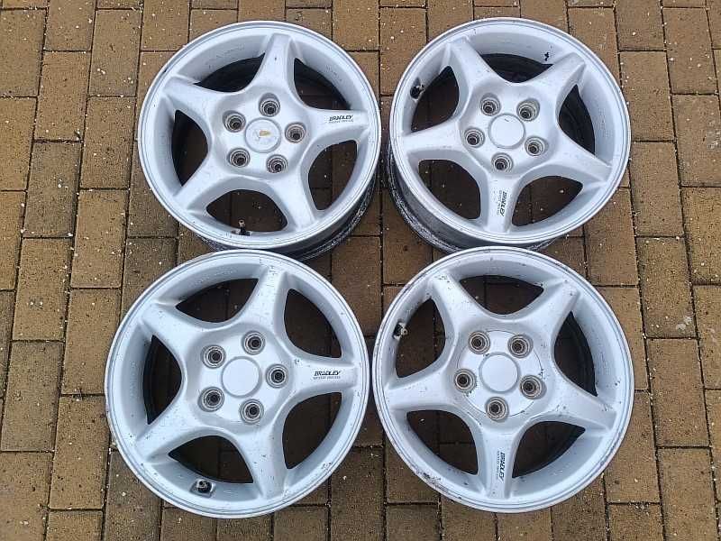 Продам оригинальные легкосплавные диски "Bradley" на Nissan Maxima.