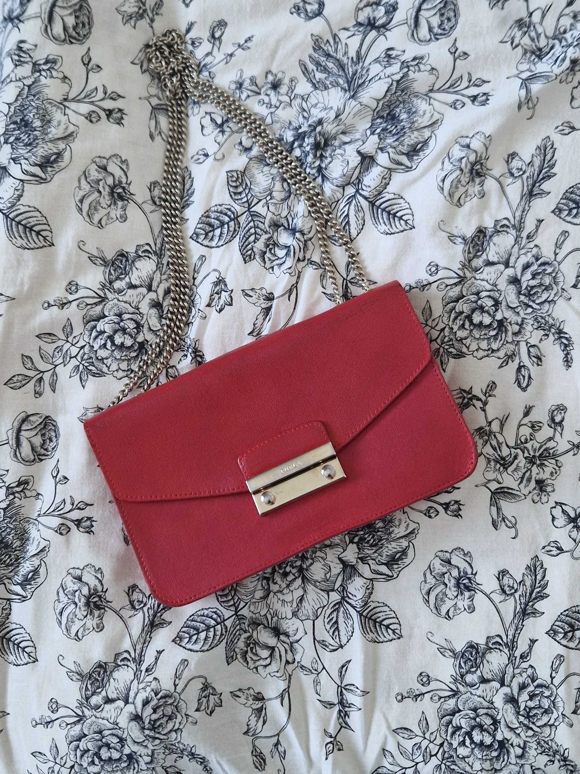 Червена чанта Furla