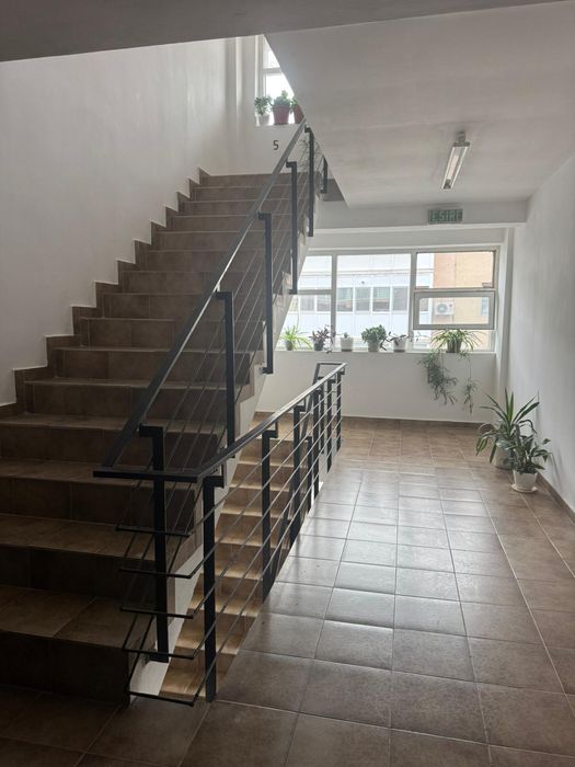 Decomandată, Craiovița, liberă, spațioasă, zonă bună