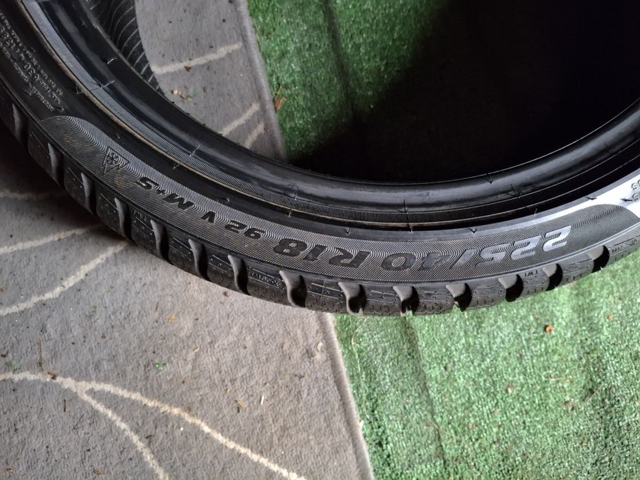 225 40 18 Pirelli DOT 2021 iarna NOI
