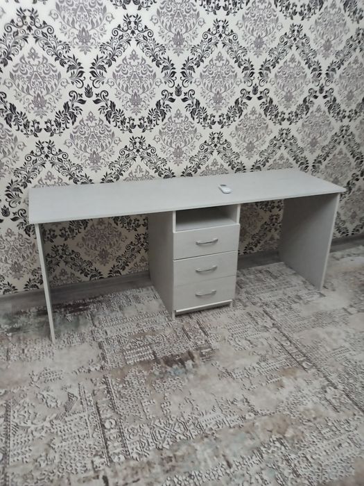 Продам письменный стол