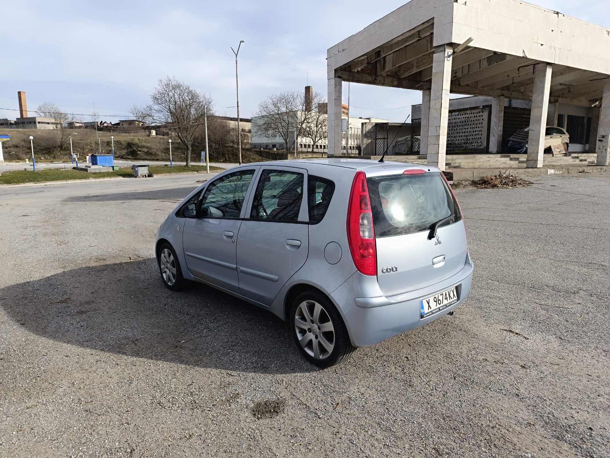 Mitsubishi Colt 1.5 бензин