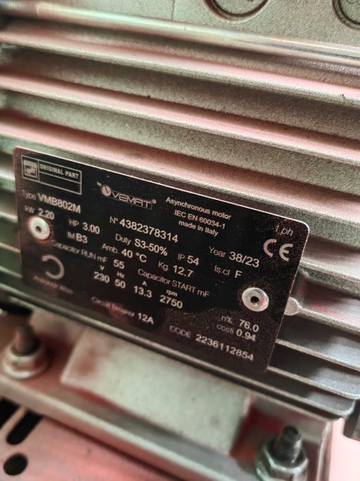 Компресор за въздух ОМА 150л.+150 л. бутален с две бутилки