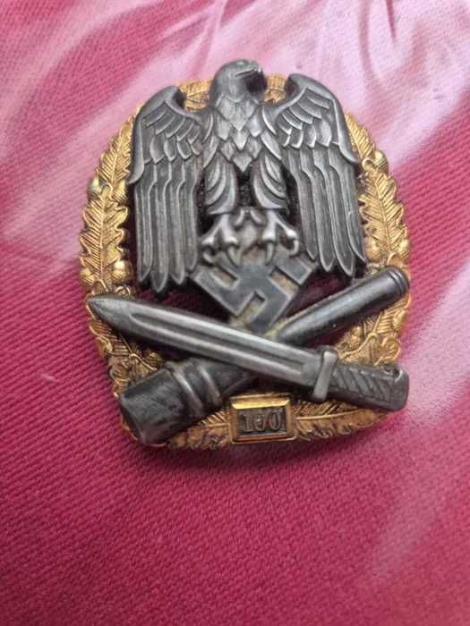 Lot vintage de 8 medalii diferite 5