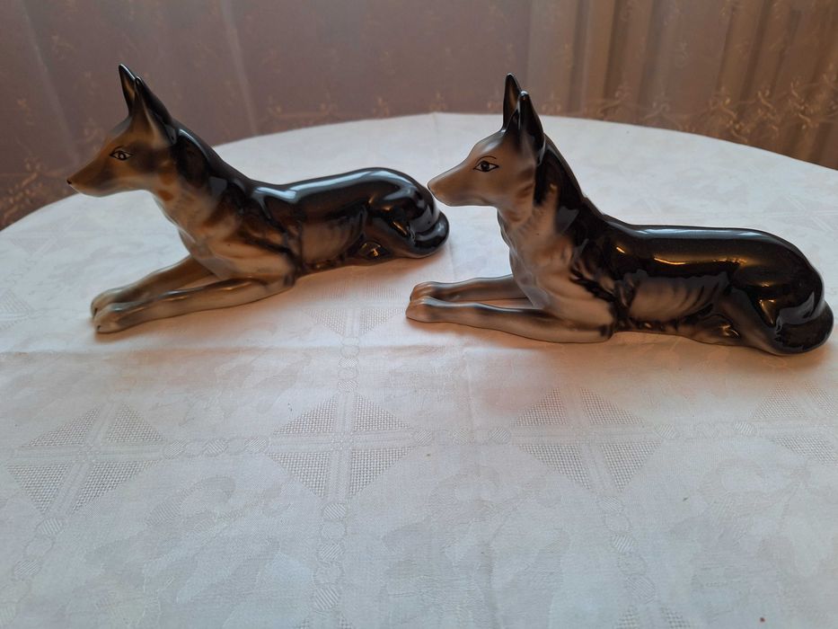 Bibelouri - Caini ciobanesti germani confectionati din portelan