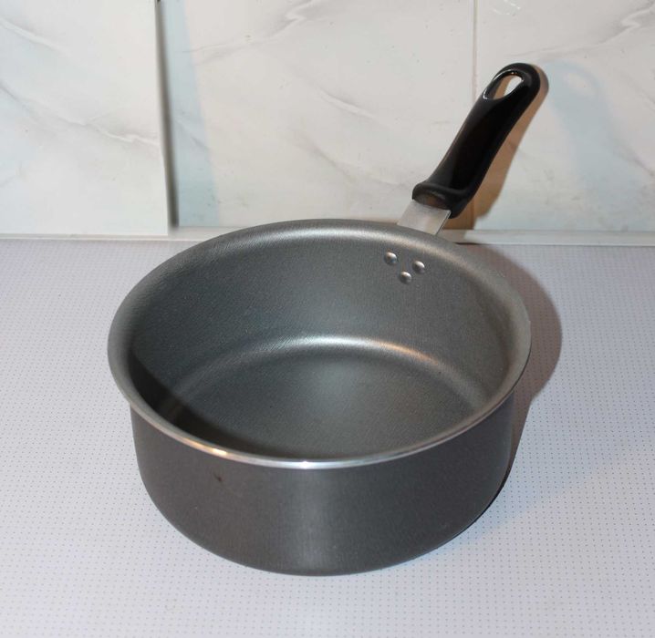 Ковш 2 литра с тефлоновым покрытием