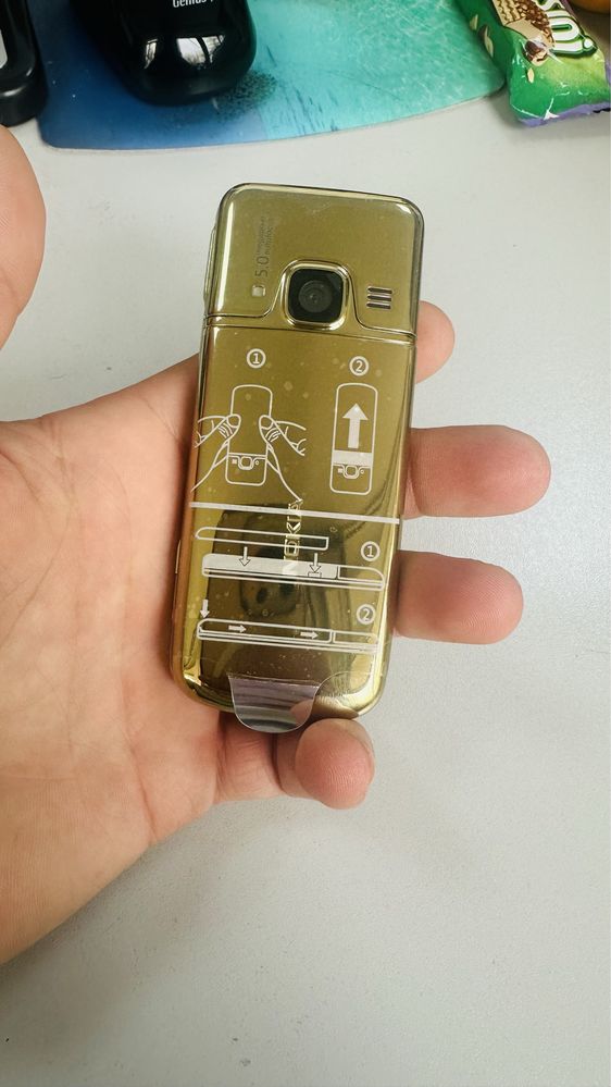 Nokia 6700c gold