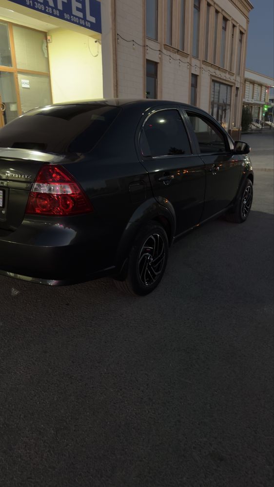 Нексия3 2020 автомат Мокрий асфальт
