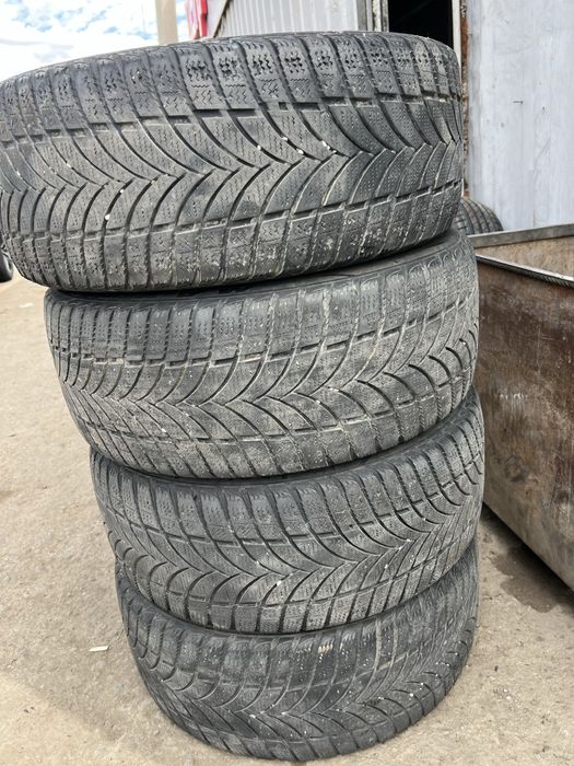 Шины зимние 215/45 R17
