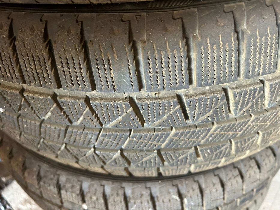 Продам зимний шины Powertrac 215.55R17