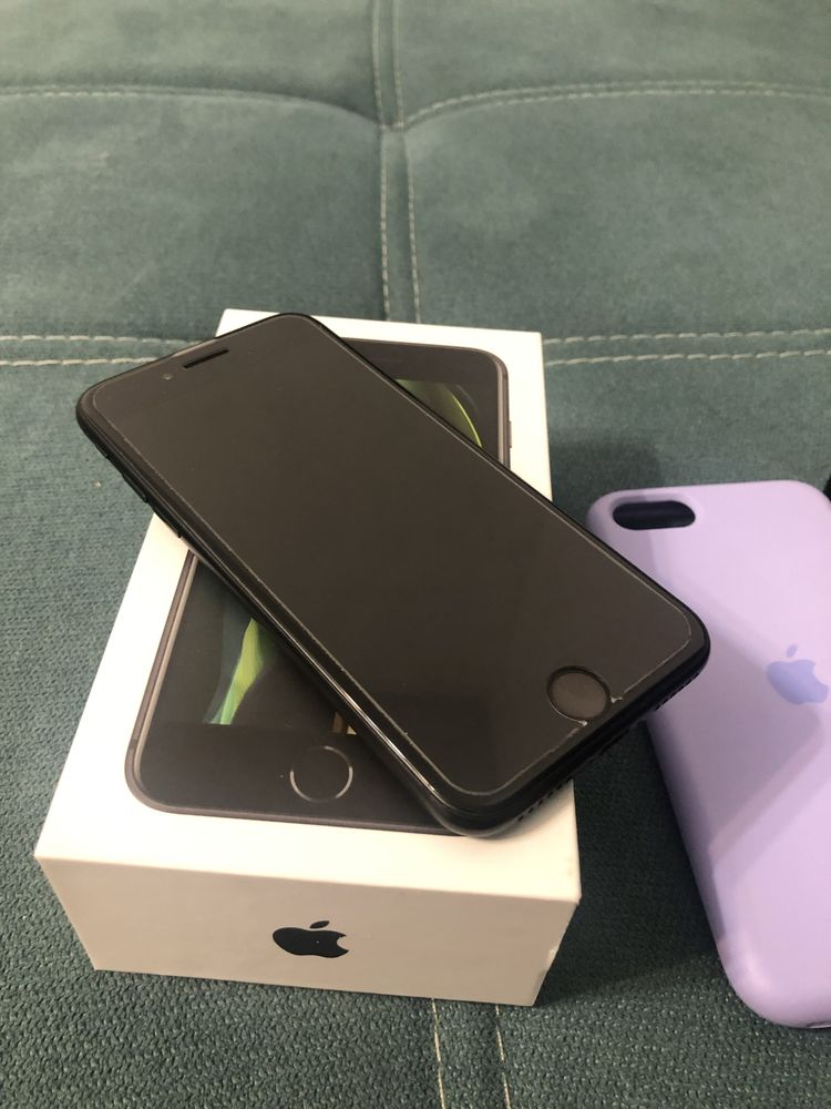 Продам iphone se 2 2020