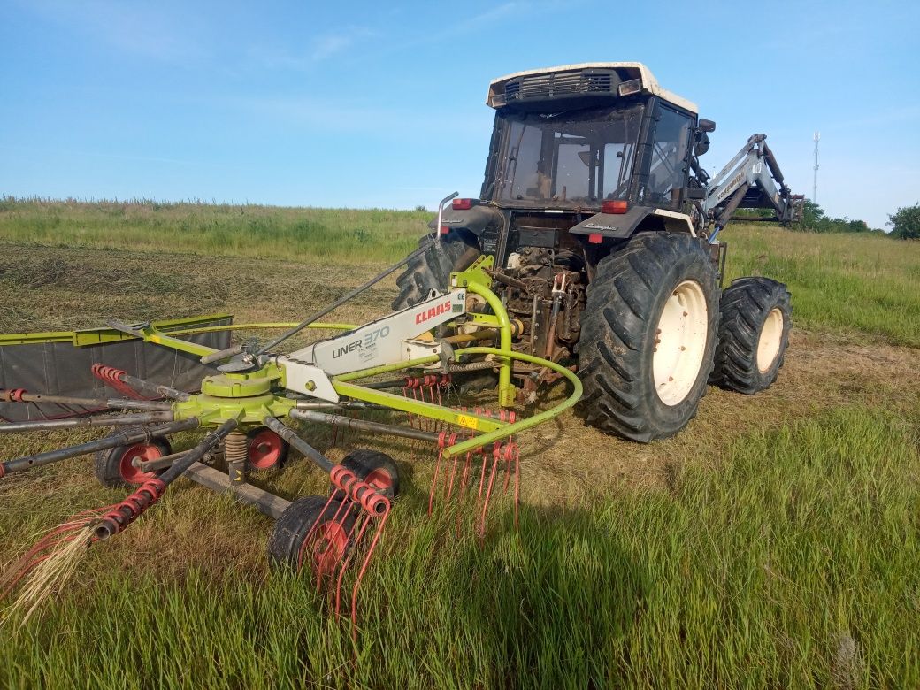 Tractor cu incarcator frontal