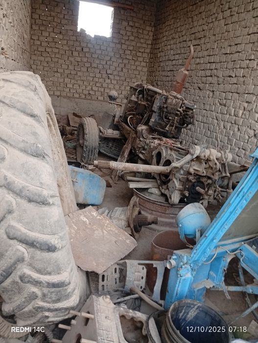 Traktor Sotiladi MTZ 80