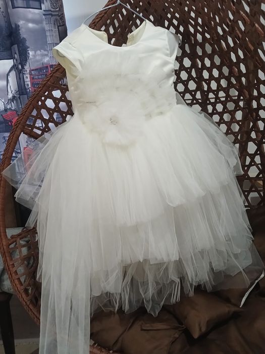 Продам пышное платье на девочку