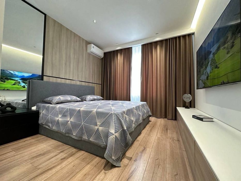 Жк Gardens! Авторский ремонт и прекрасный вид на парк! 2 комнаты 72м2!