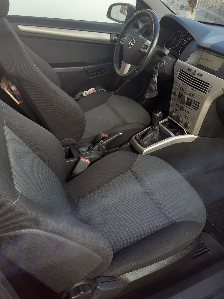 Opel Astra GTC 2007