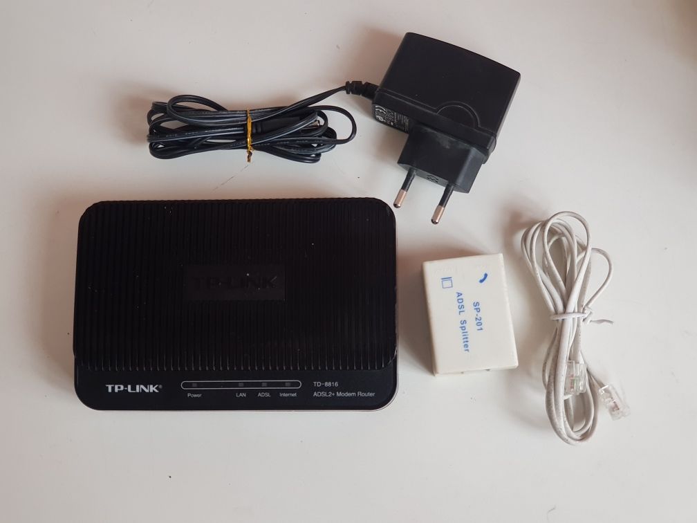 Роутер с модемом ADSL2+ TP-LINK TD-8816