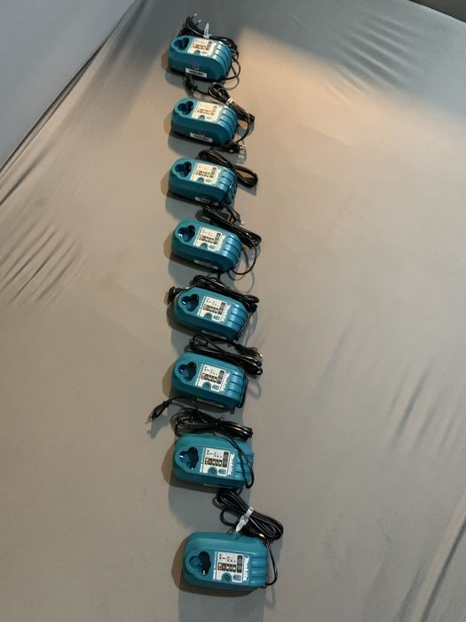 De vânzare încărcător Makita DC 10WA