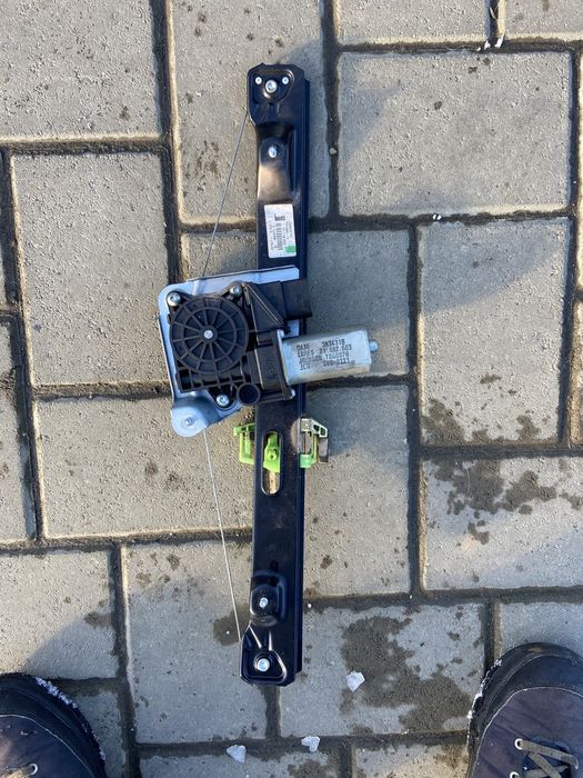 Macara cu motoras geam stanga spate Bmw E90 E91 Bmw 320d 318d 330d