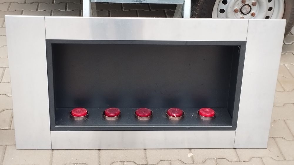 Șemineu aplicat incastrat inox